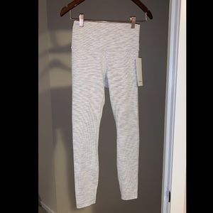 BRAND NEW WITH TAGS Lululemon Wunder Under HR 25”